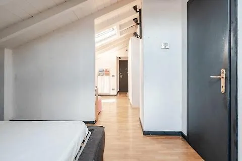 Suite N8 - Elegante Mansarda Vicino Al Centro Μπρέσια Διαμέρισμα